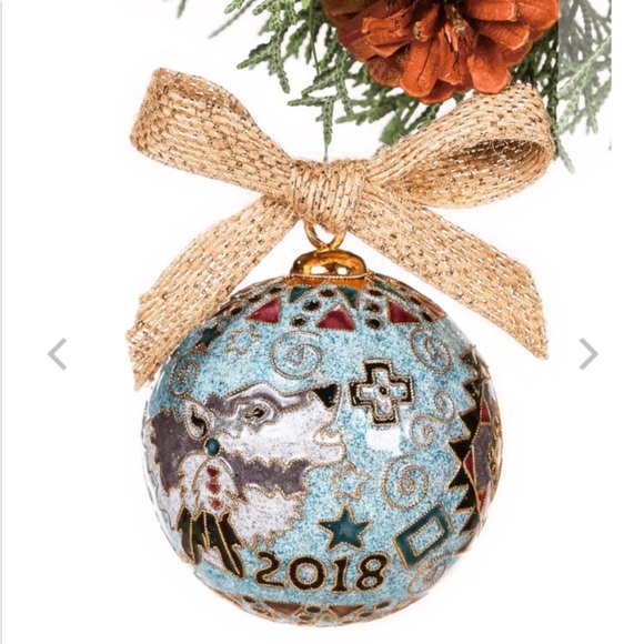 Double D Ranch Wear 1st Edition 2018 Wolf Pack Collector Cloisonne' Ornament - Picture 4 of 4